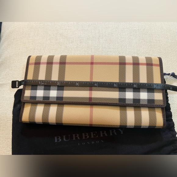 BURBERRY COATED VINTAGE CANVAS WALLET - Picture 10 of 11